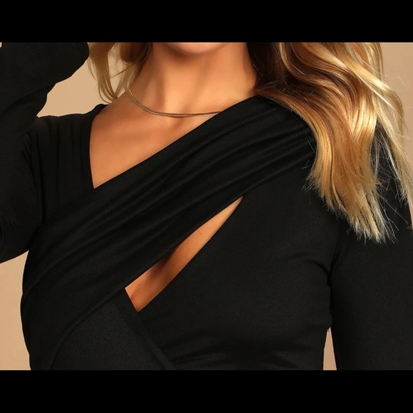 Cross strap vneck shirt - Picture 1 of 4